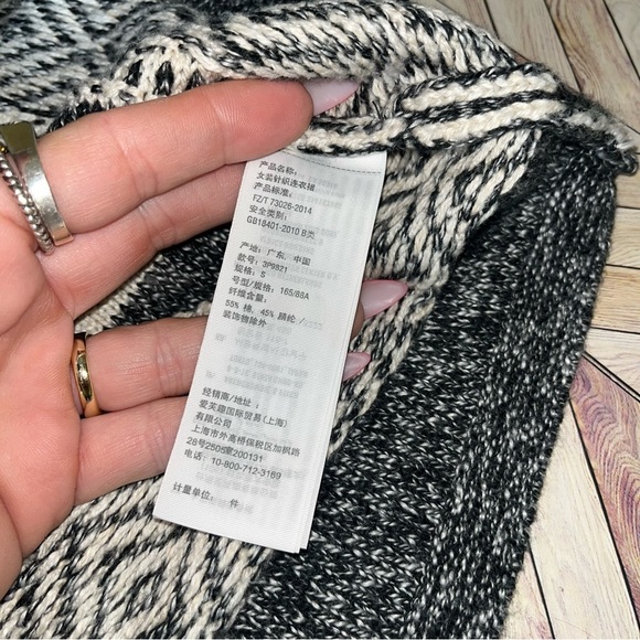 HOLLISTER Sweater Dress Mini Hooded V Neck Cozy Cabincore Chunky Knit Sz Small - Picture 5 of 10